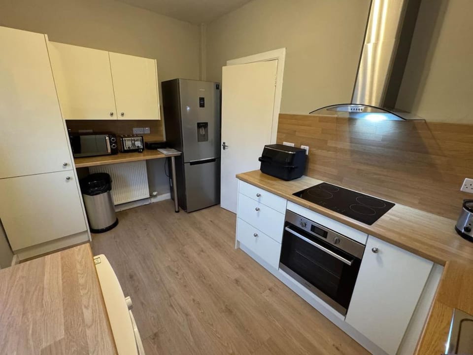 Modern 2BR Cottage Flat Apartment in Bellshill