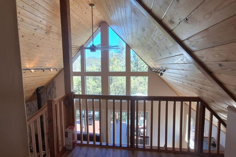 Top of the World by Yosemite Free WiFi Best Views House in Groveland