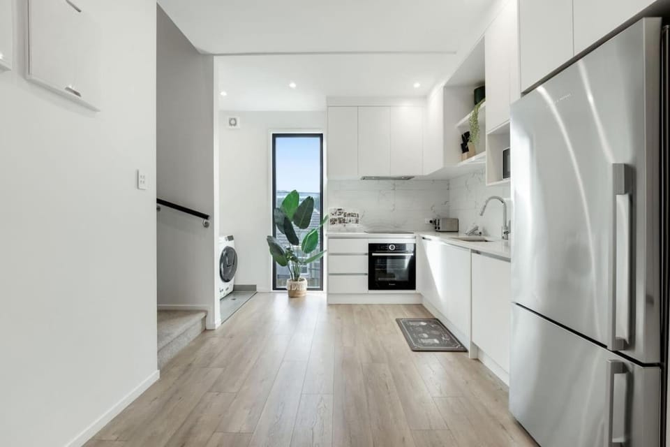 Kitchen or kitchenette, washing machine