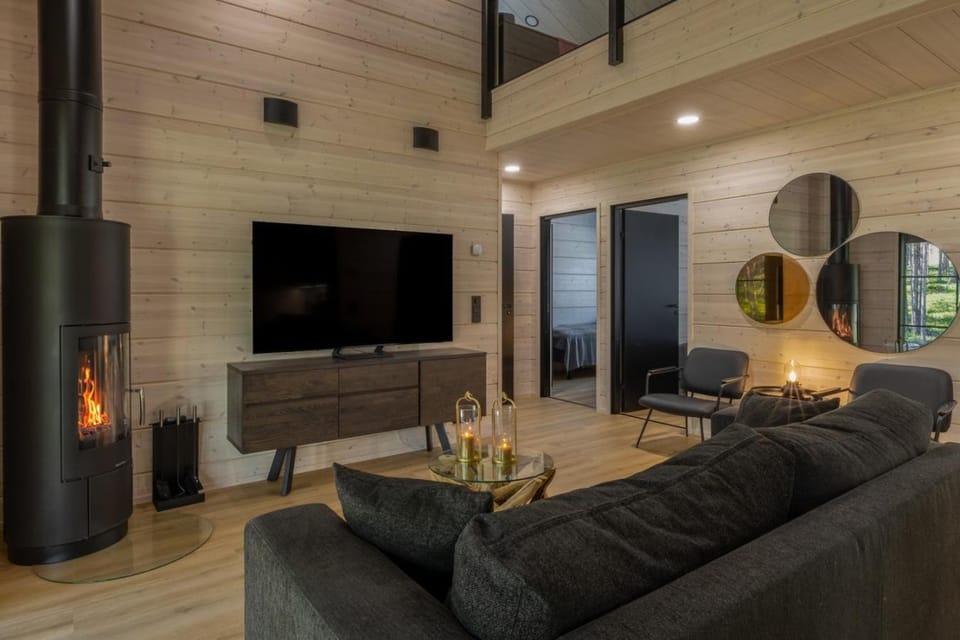 Communal lounge/ TV room, TV and multimedia, Living room, Seating area