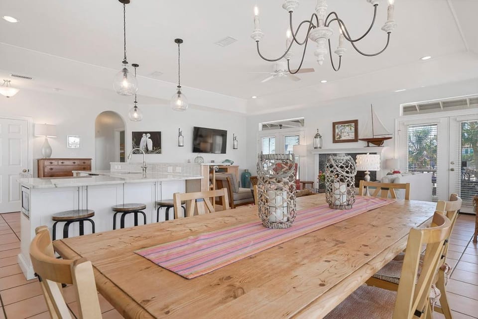 Endless Summer - Home in Prestigious Community with Gulf Views & Secluded Pool Area House in Miramar Beach