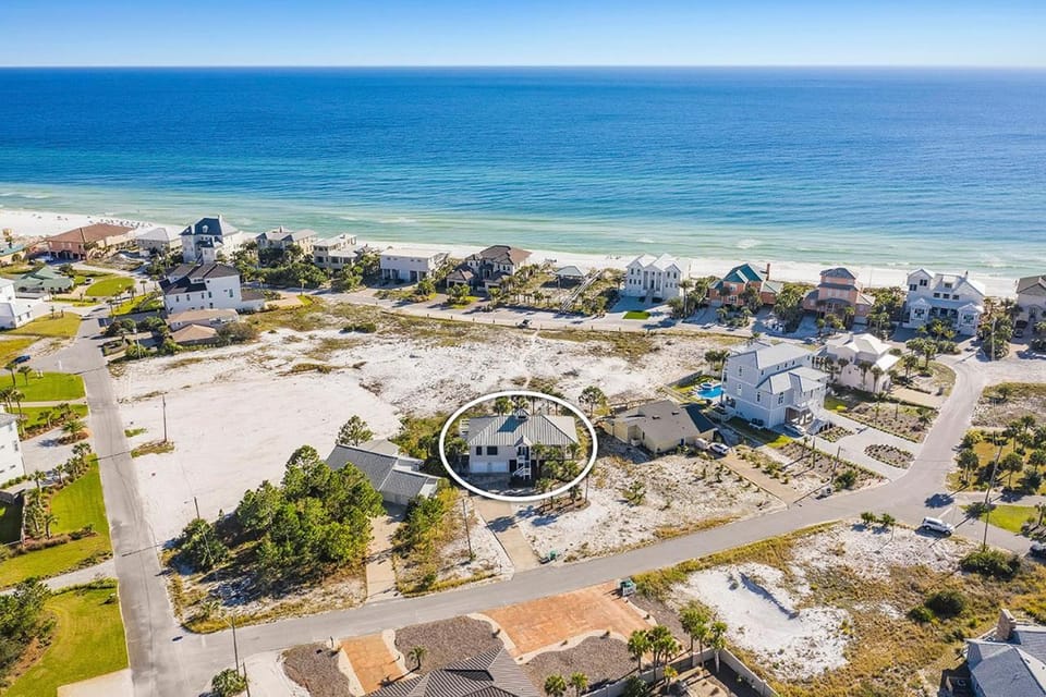 Endless Summer - Home in Prestigious Community with Gulf Views & Secluded Pool Area House in Miramar Beach