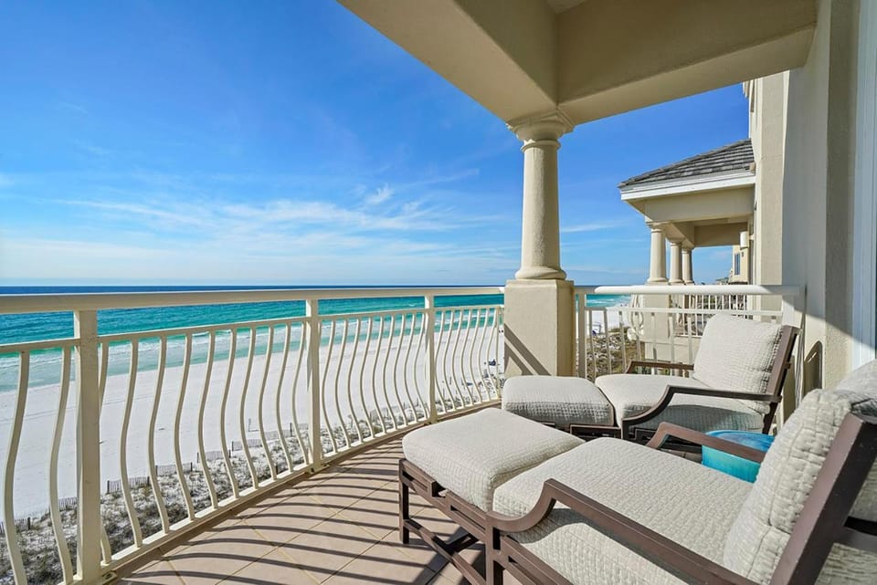 Grandview 403 - 2-Story Beachfront Condo with Ocean Views, Direct Beach Access & Shared Pool House in Miramar Beach