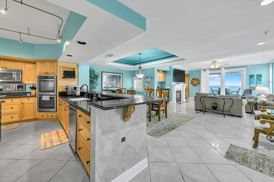 Grandview 202 - Gulf Front Home with Direct Beach Access & Shared Pool House in Miramar Beach