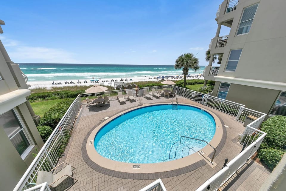 Grandview 202 - Gulf Front Home with Direct Beach Access & Shared Pool House in Miramar Beach