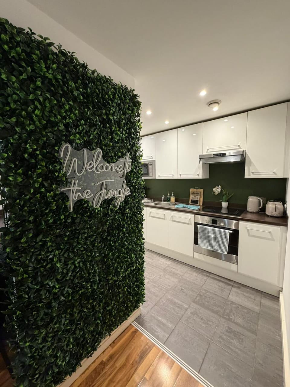 2-Bed Apt-Sleeps 5-Long Stays-Oxford St Apartment in Manchester