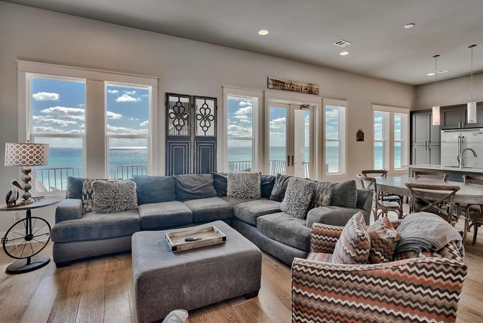 Gulf Breeze- Gulf Front Vacation Home with Private Pool Area & Ocean Views House in Miramar Beach