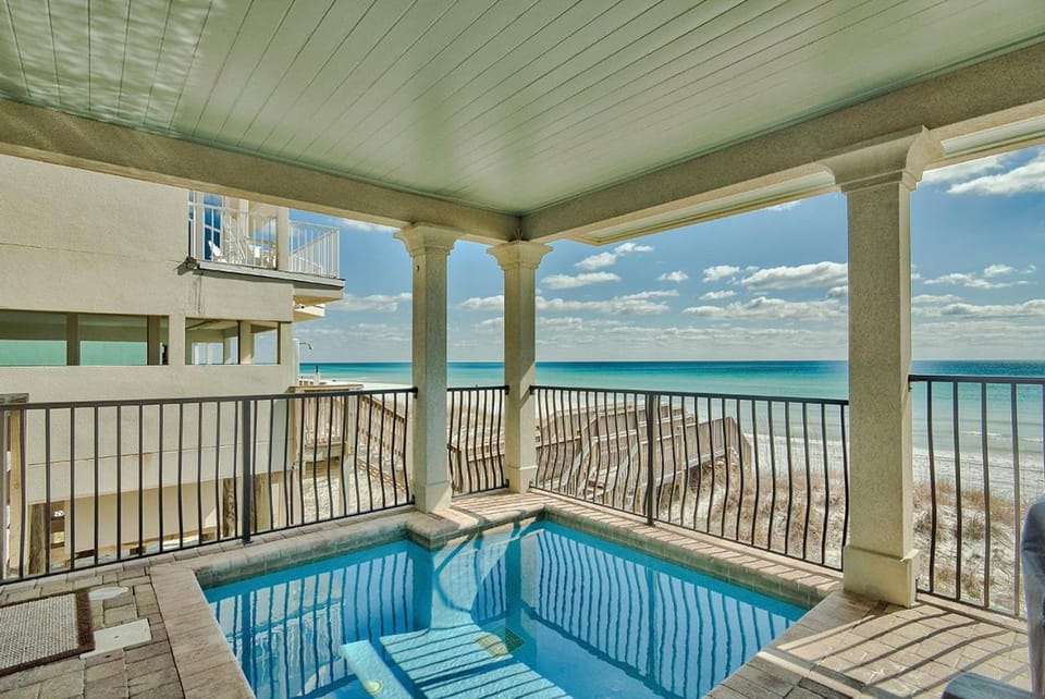 Gulf Breeze- Gulf Front Vacation Home with Private Pool Area & Ocean Views House in Miramar Beach