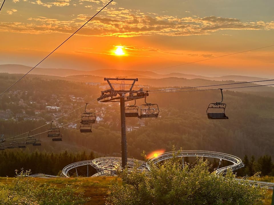 Activities, Skiing, Hiking, Cycling, Evening entertainment, Mountain view, Entertainment, Sunset