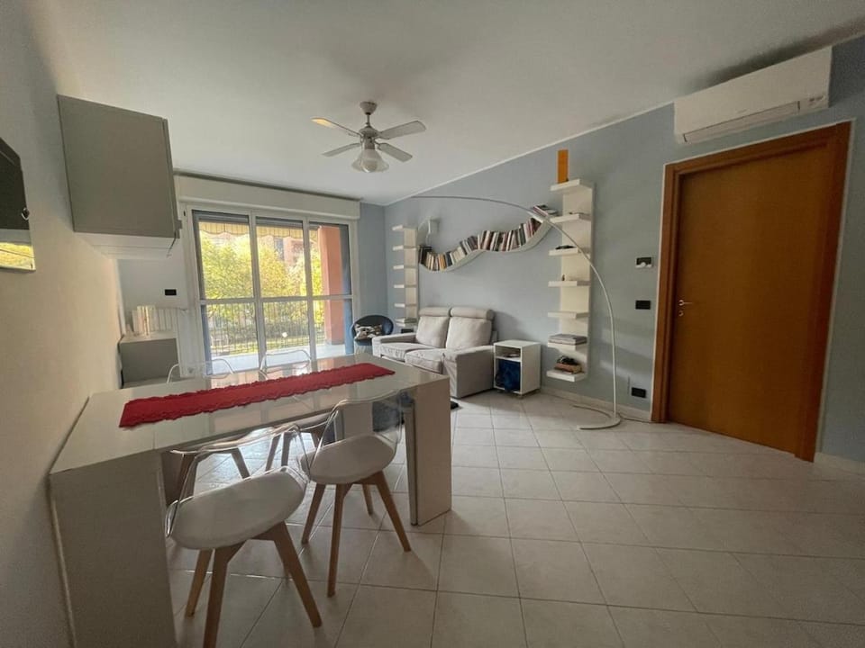 Sweet Home, Milano! 30 min from City Center Apartment in Milan