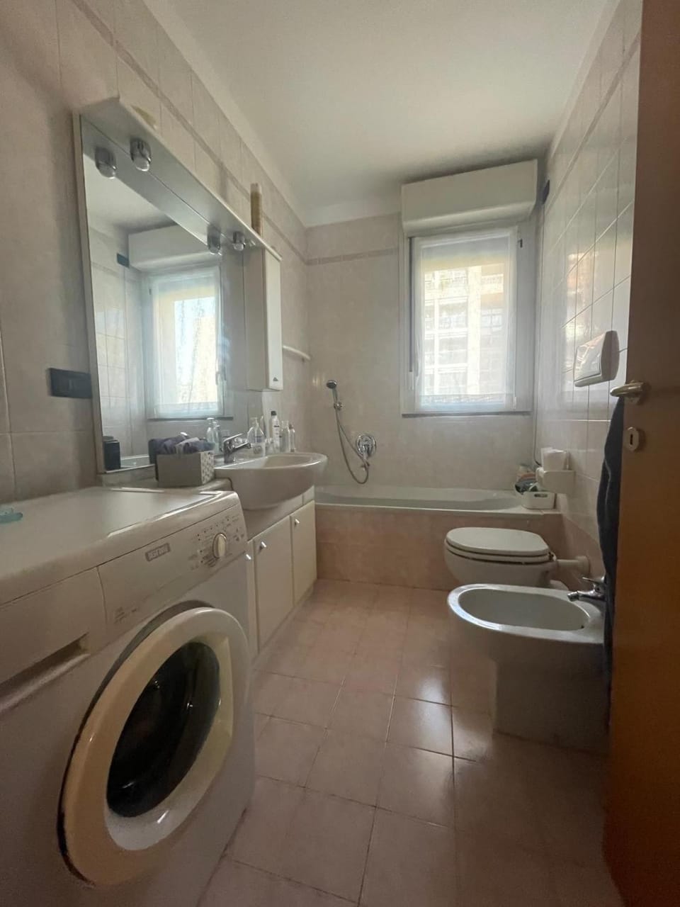 Sweet Home, Milano! 30 min from City Center Apartment in Milan