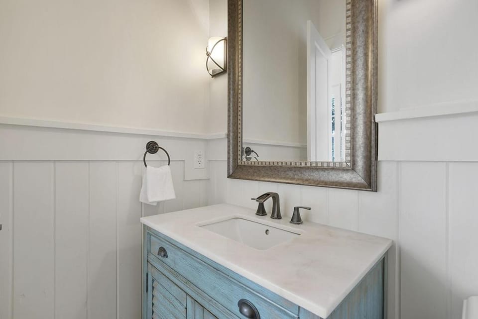 Hermosa Manor - Luxury Vacation Rental House Near the Beach with Private Pool Area & Gulf Views House in South Walton County