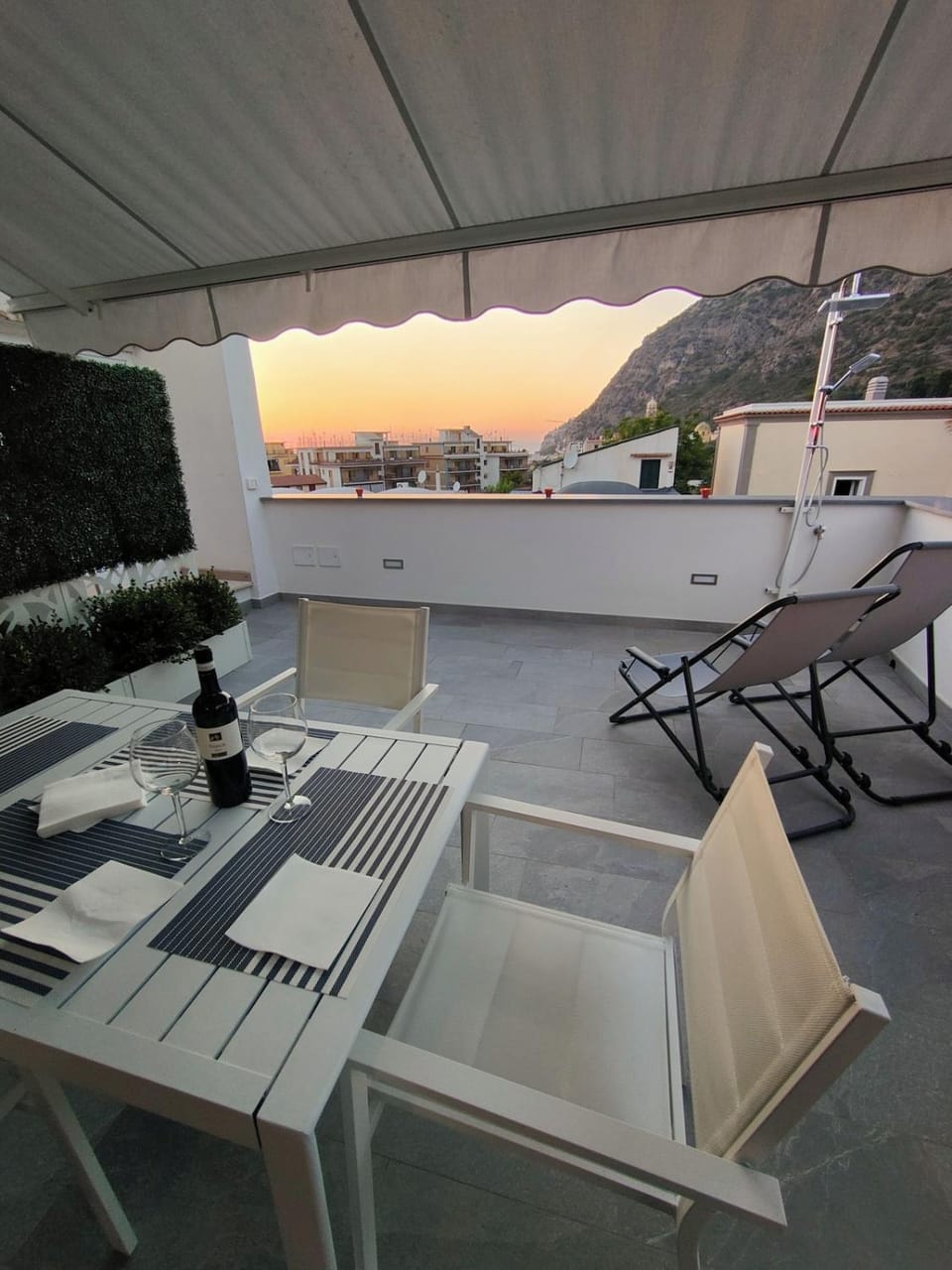 Balcony/Terrace, sunbed