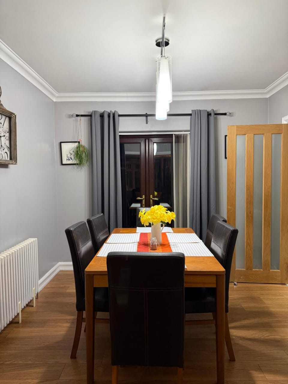 Seating area, Dining area