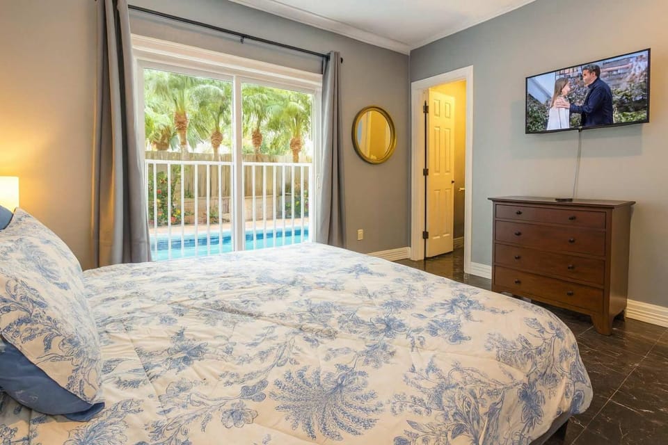 1st Floor Pool Affordable Near Beach Apartment in South Padre Island