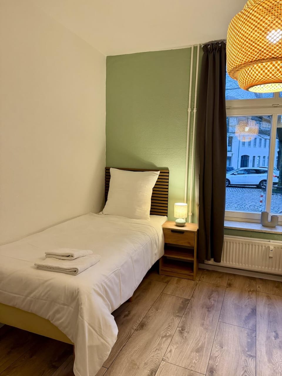 Bed, Photo of the whole room, Bedroom, towels