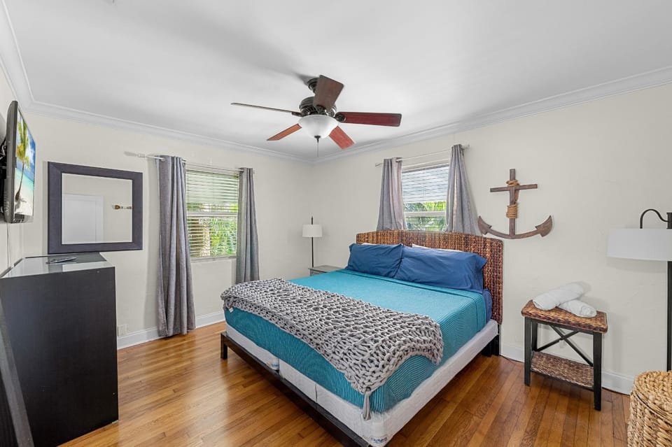 #NEW Tiki Oasis Private Pool Guest House House in West Palm Beach