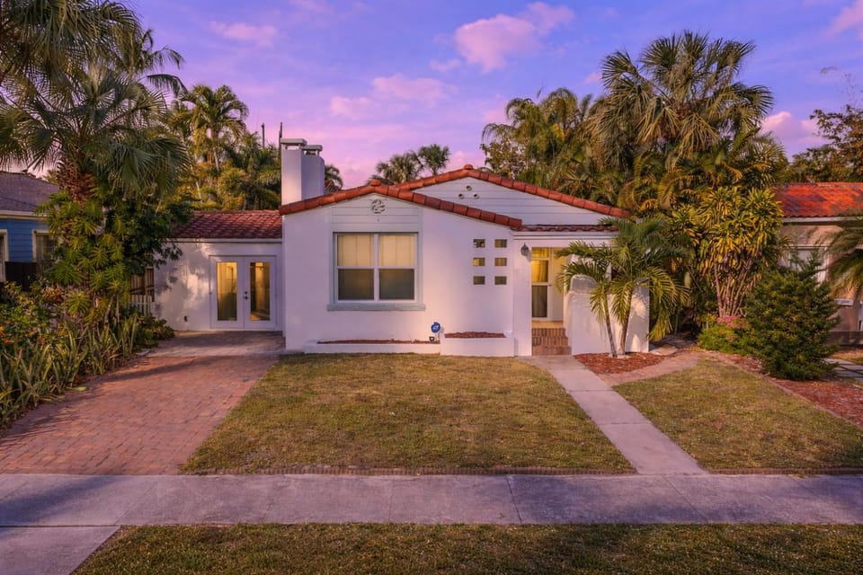 #NEW Tiki Oasis Private Pool Guest House House in West Palm Beach