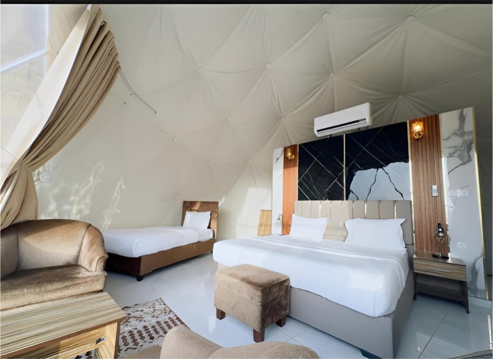Bed, Photo of the whole room