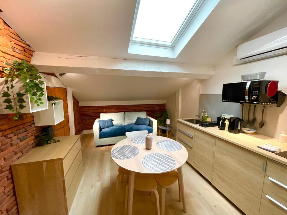 Kitchen or kitchenette, Living room, Dining area