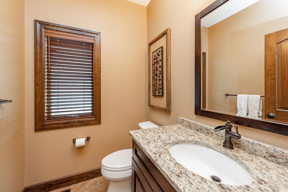 Beyond A Dream by Railey Vacations House in Deep Creek Lake