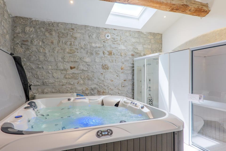 Bathroom, Living room