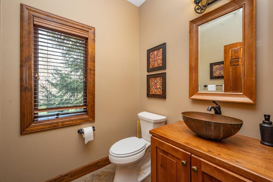Beyond Bliss by Railey Vacations House in Deep Creek Lake