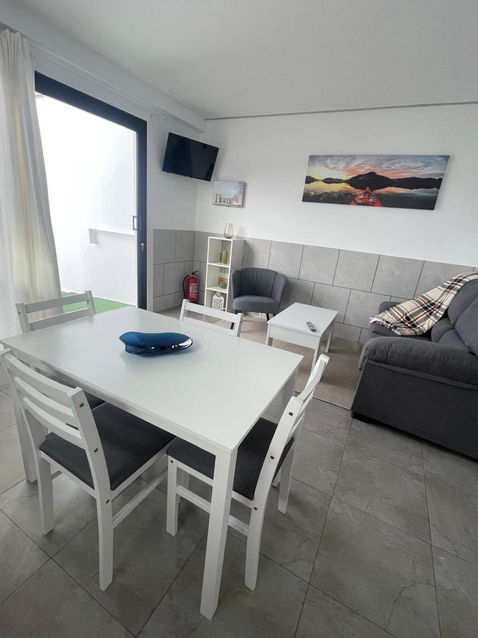 Living room, Dining area
