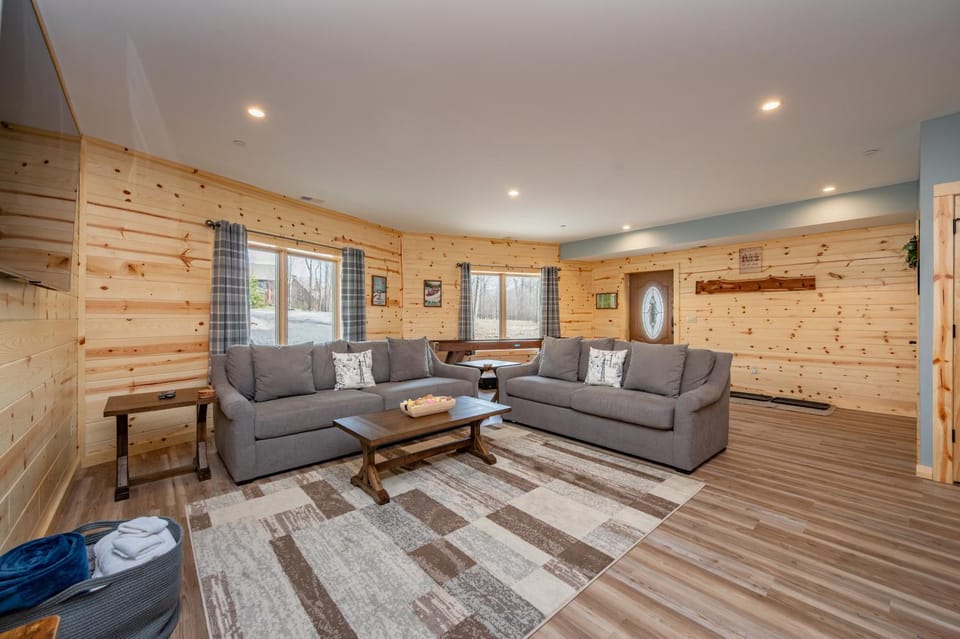Black Bear Summit House in McHenry