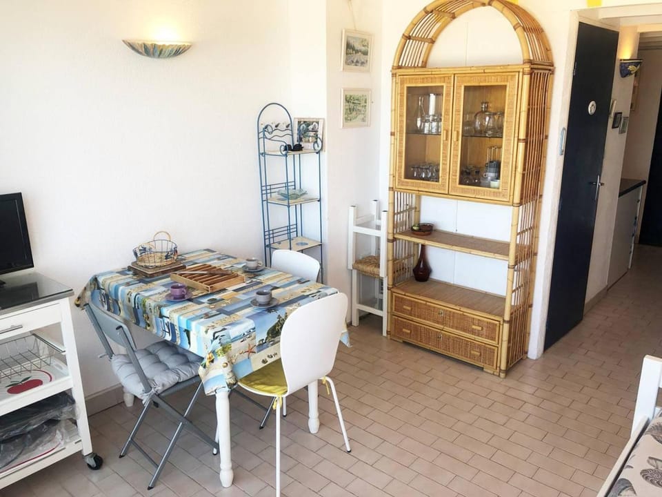 Studio mezzanine 4 couchages CAP D'AGDE NATURISME CN010-595 Apartment in Agde