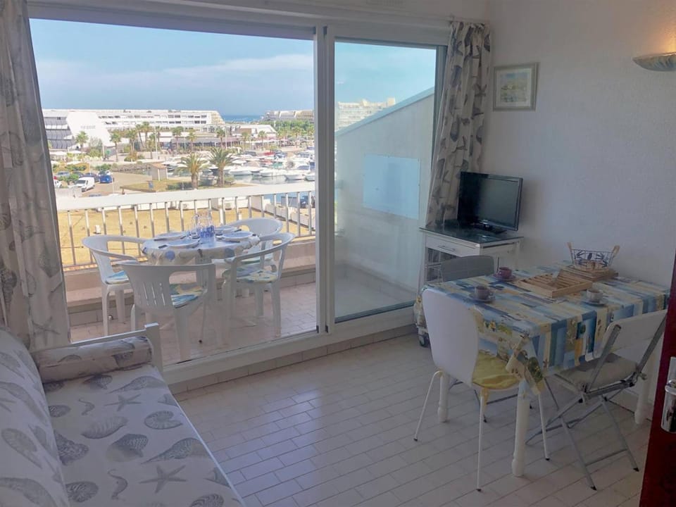 Studio mezzanine 4 couchages CAP D'AGDE NATURISME CN010-595 Apartment in Agde