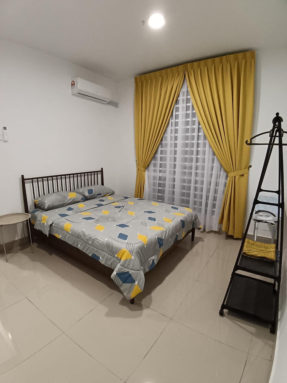 Bedroom, air conditioner