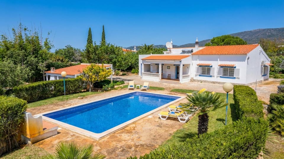 Property building, Spring, Day, Natural landscape, Garden, Garden view, Mountain view, Pool view, Swimming pool, sunbed