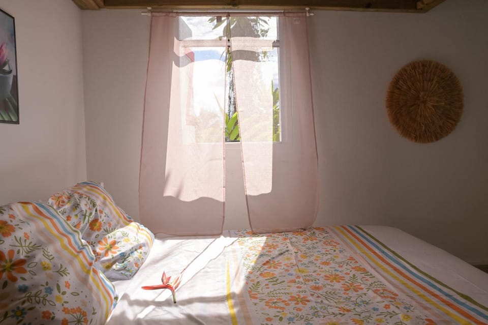 Bedroom, air conditioner