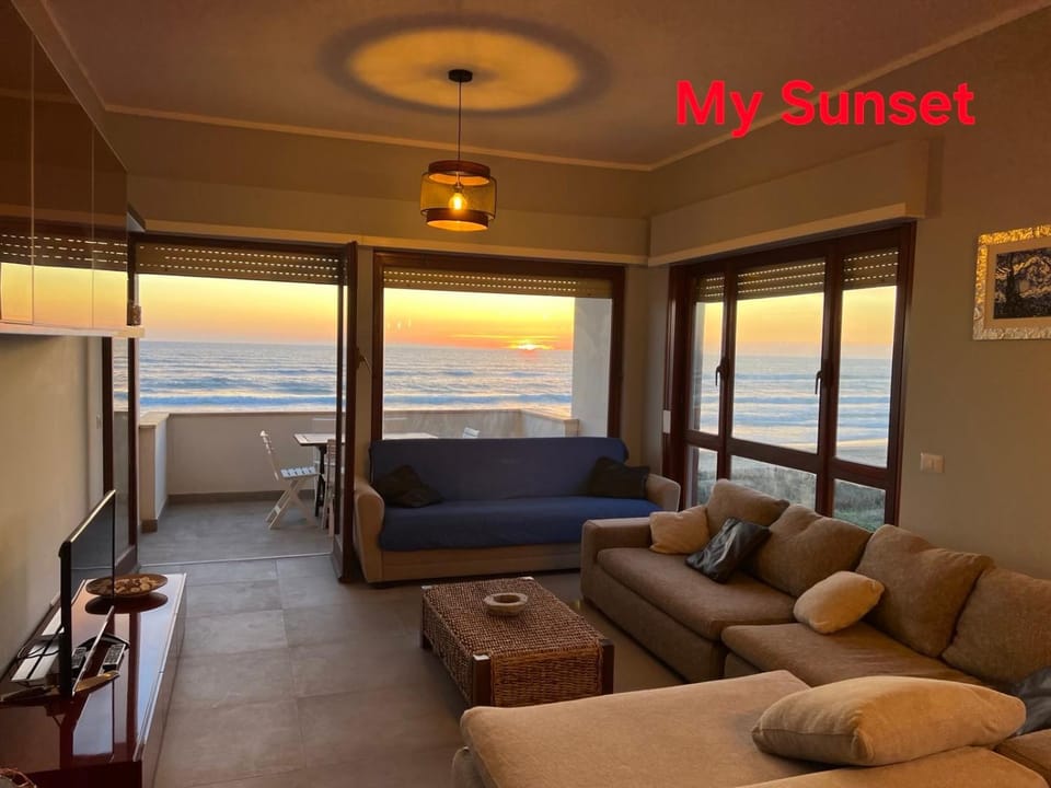 Living room, Sea view