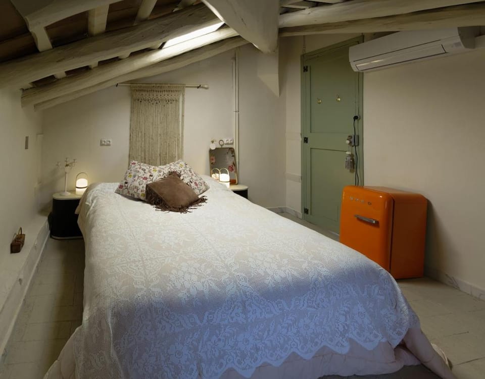 Bed, Bedroom