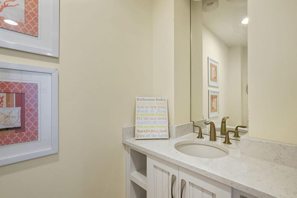 Just B - Luxury Vacation Lakefront Home with Private Pool & Dock House in South Walton County