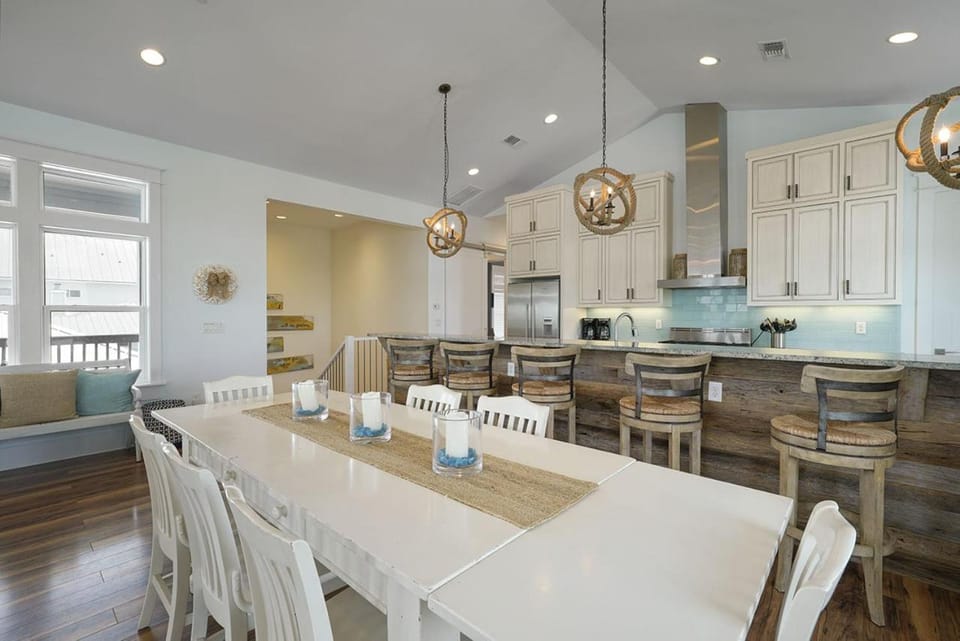 Just B - Luxury Vacation Lakefront Home with Private Pool & Dock House in South Walton County