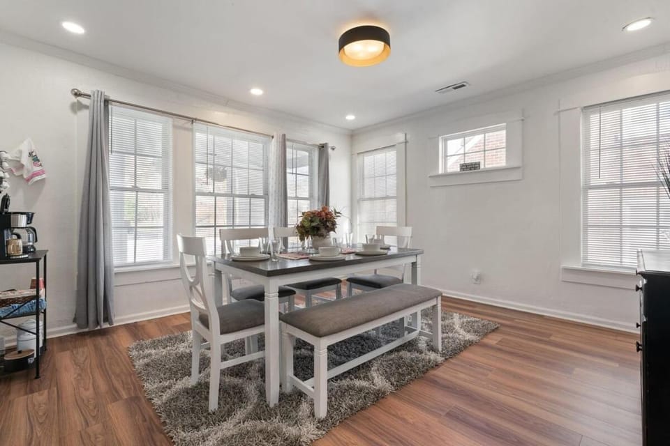 Bunkhouse -Unit A- Fire Pit-Grill-Groups-Patio-Games Apartment in Birmingham