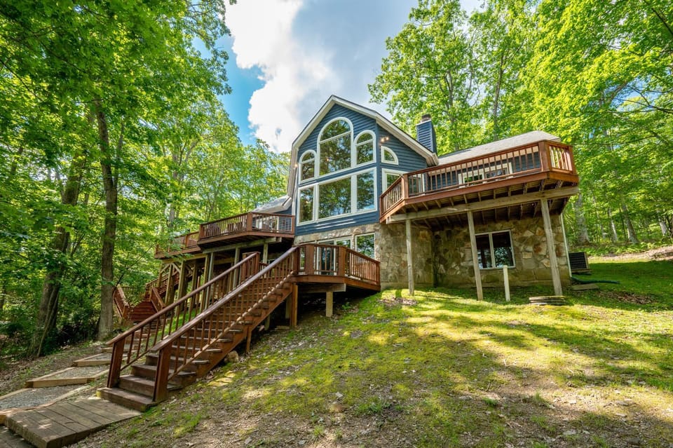 Blue Stone Lodge by Railey Vacations House in Deep Creek Lake