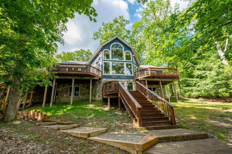 Blue Stone Lodge by Railey Vacations House in Deep Creek Lake