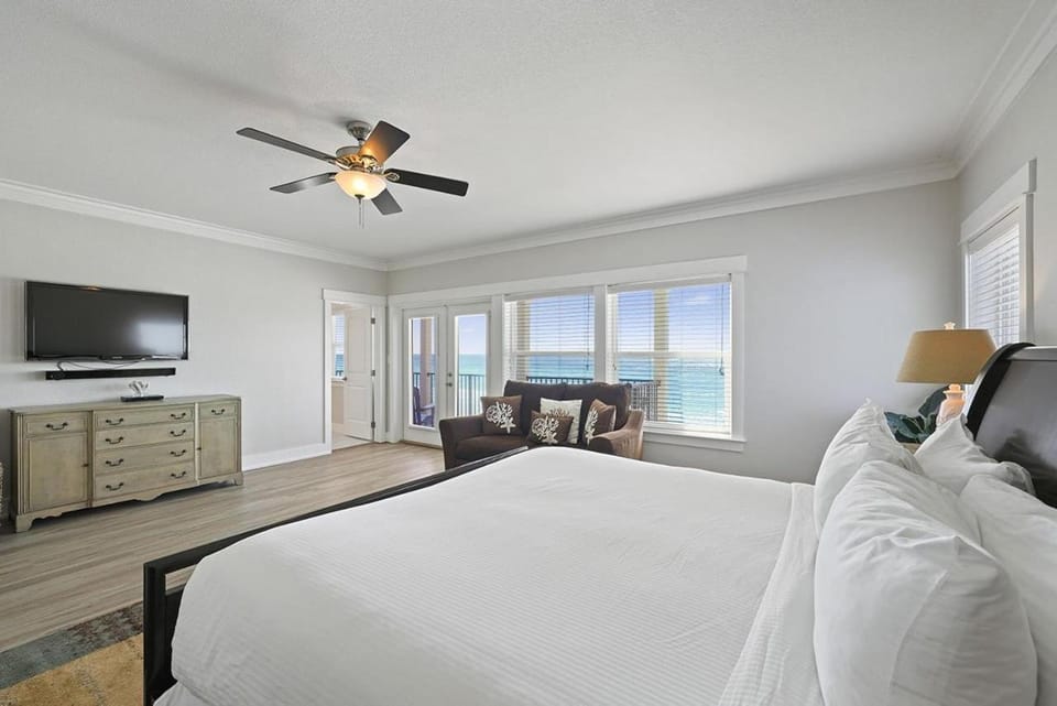 Las Olas - Oceanfront Vacation Home with Private Pool Space & Gulf Views House in Miramar Beach