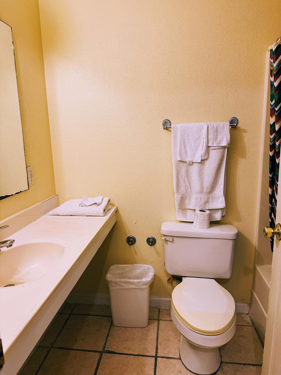 Bathroom, Bath, towels