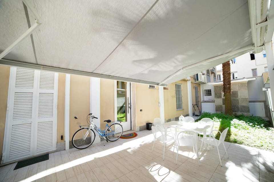 Inner courtyard view