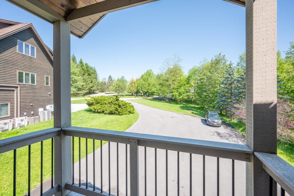 Boulder Creek Lodge by Railey Vacations Bed and Breakfast in McHenry
