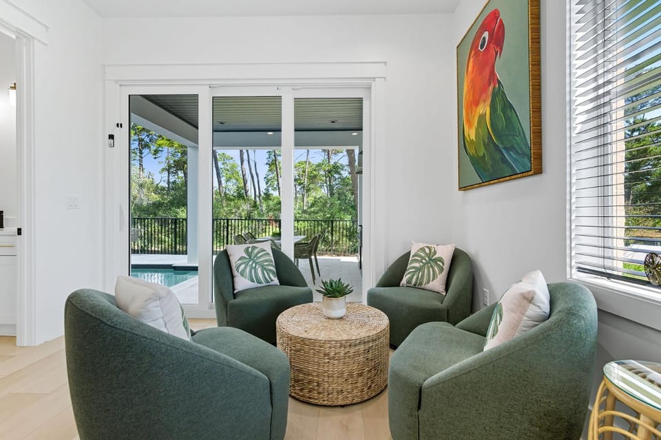 Lilly's Pad - Luxury Vacation Rental Near the Beach with Secluded Pool Area & Gulf Views House in South Walton County