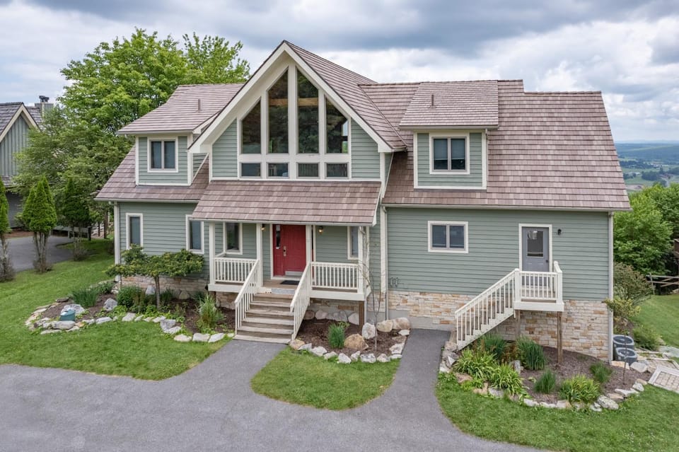 Boulder Vista by Railey Vacations House in McHenry