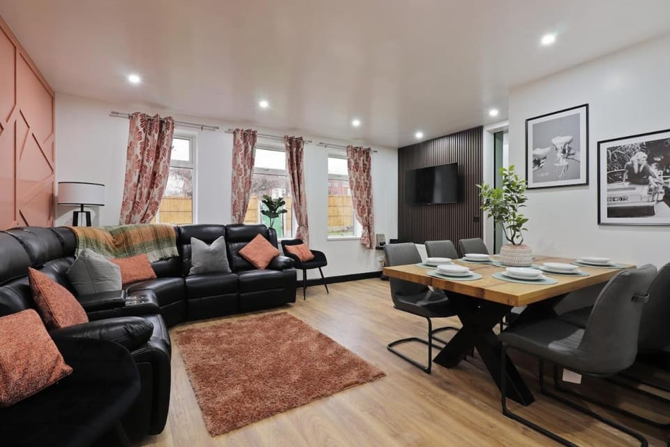 NEW - Beautiful Sheffield House for Team of 6 Contractors - by PureStay Contractor Properties House in Sheffield