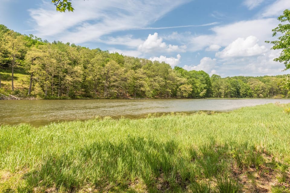 Bracken Lodge by Railey Vacations House in Deep Creek Lake
