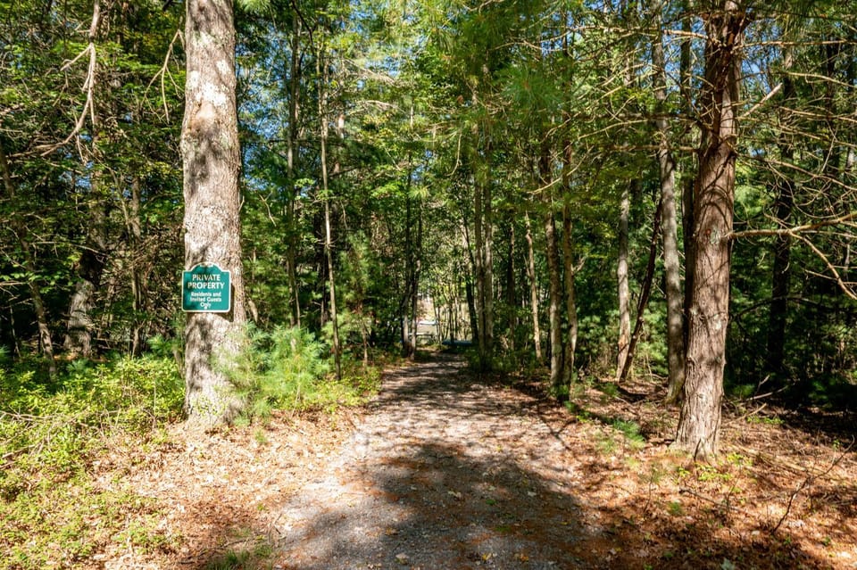 Bracken Lodge by Railey Vacations House in Deep Creek Lake